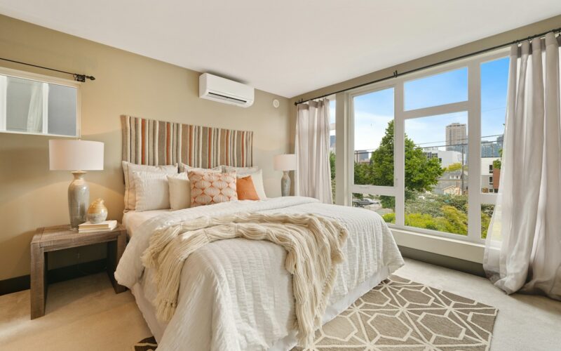 white bedding set